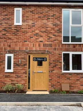 BRAND NEW LUXURY 3 BED HOME with MULTIPLE FREE PARKING BAYS Early Check-in Late Check- Out Allowed